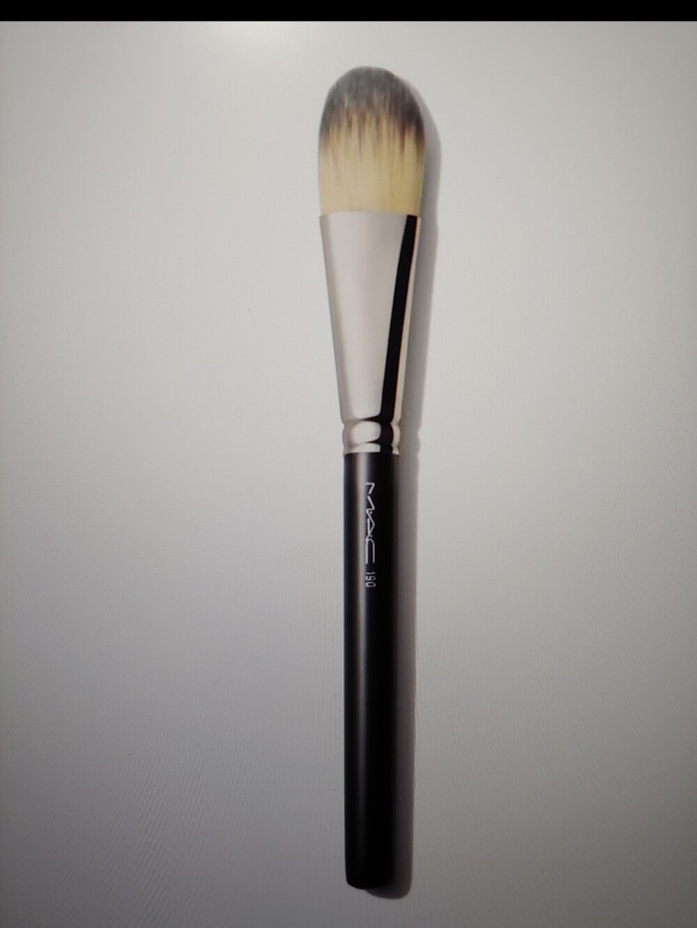 MAC Cosmetics 190s Foundation Brush